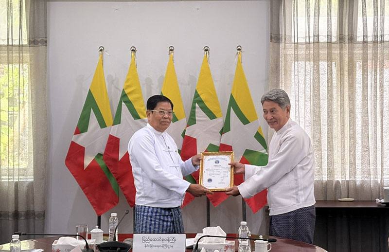 Cash Donation Handover Ceremony to the Myanmar Former Foreign Service Personnel Association (17-11-2025, MISIS Office, Yangon)